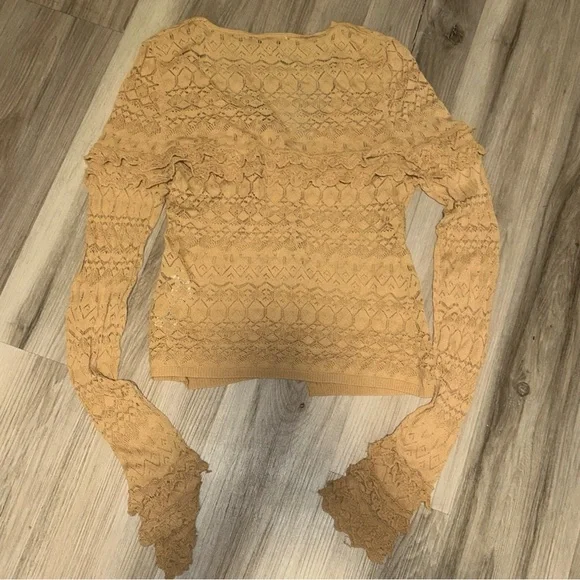 ZARA Scallop knit button up cardigan soft, beige ruffle trim - Picture 3 of 4